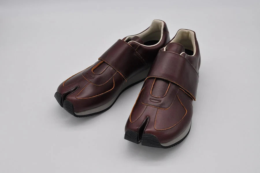 Cross Tabi Shoes – Sleek, Comfortable & Eco-Conscious